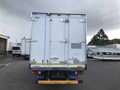 2022 Isuzu Elf - Thumbnail