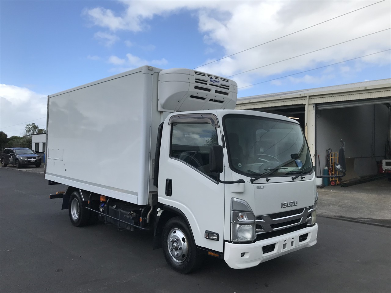 2022 Isuzu Elf