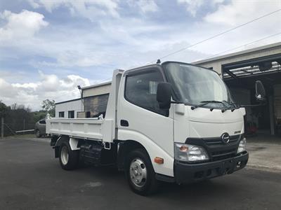 2013 Hino Dutro - Thumbnail