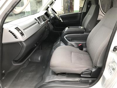 2013 Toyota Hiace - Thumbnail