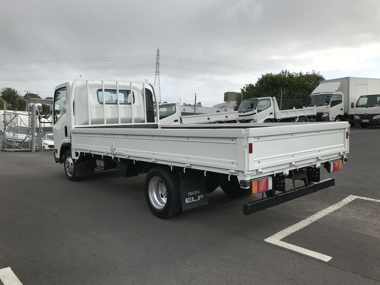 2013 Isuzu Elf
