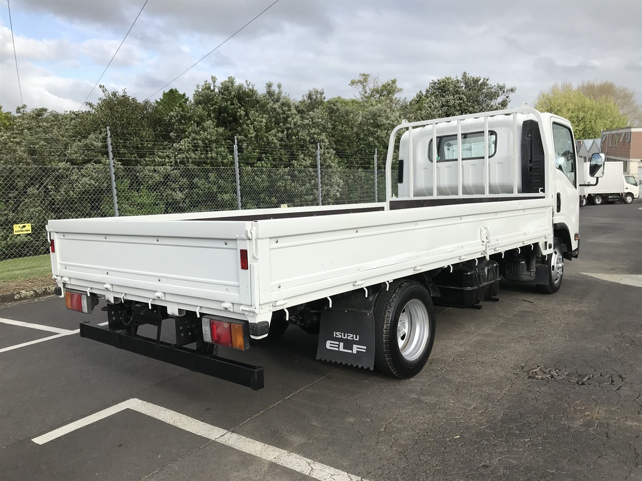 2013 Isuzu Elf