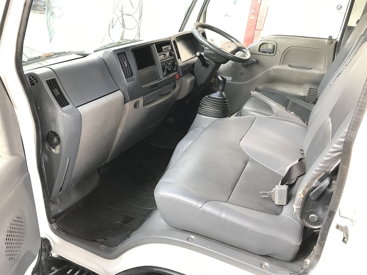 2012 Isuzu Elf
