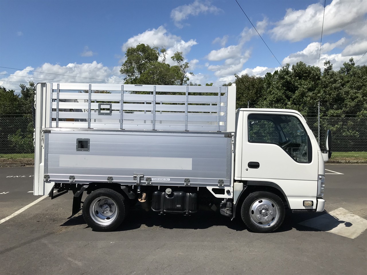 2012 Isuzu Elf