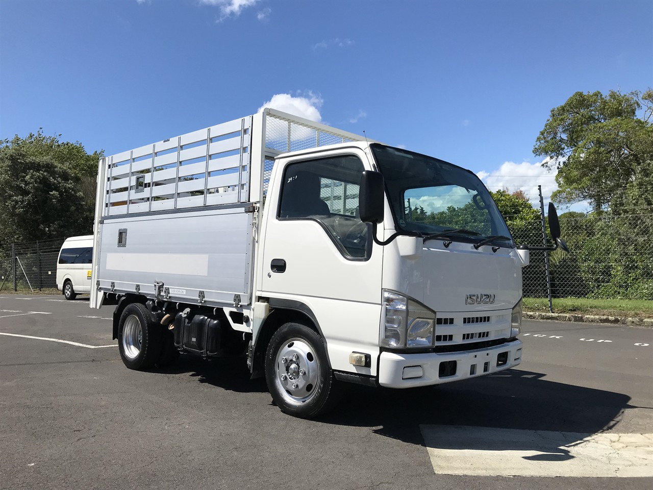 2012 Isuzu Elf