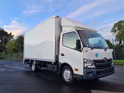 2017 Toyota Dyna - Thumbnail