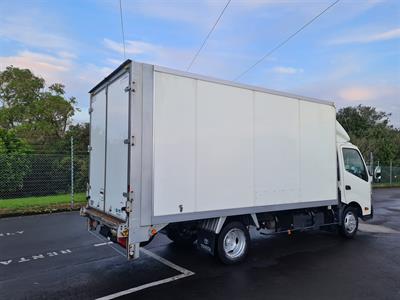 2017 Toyota Dyna - Thumbnail