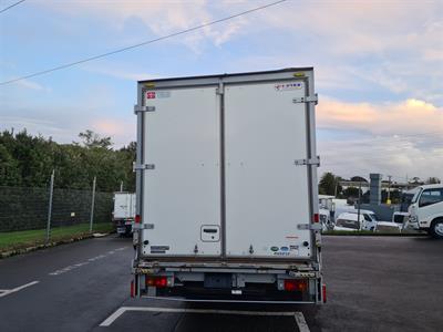 2017 Toyota Dyna - Thumbnail