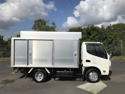 2013 Hino Dutro - Thumbnail