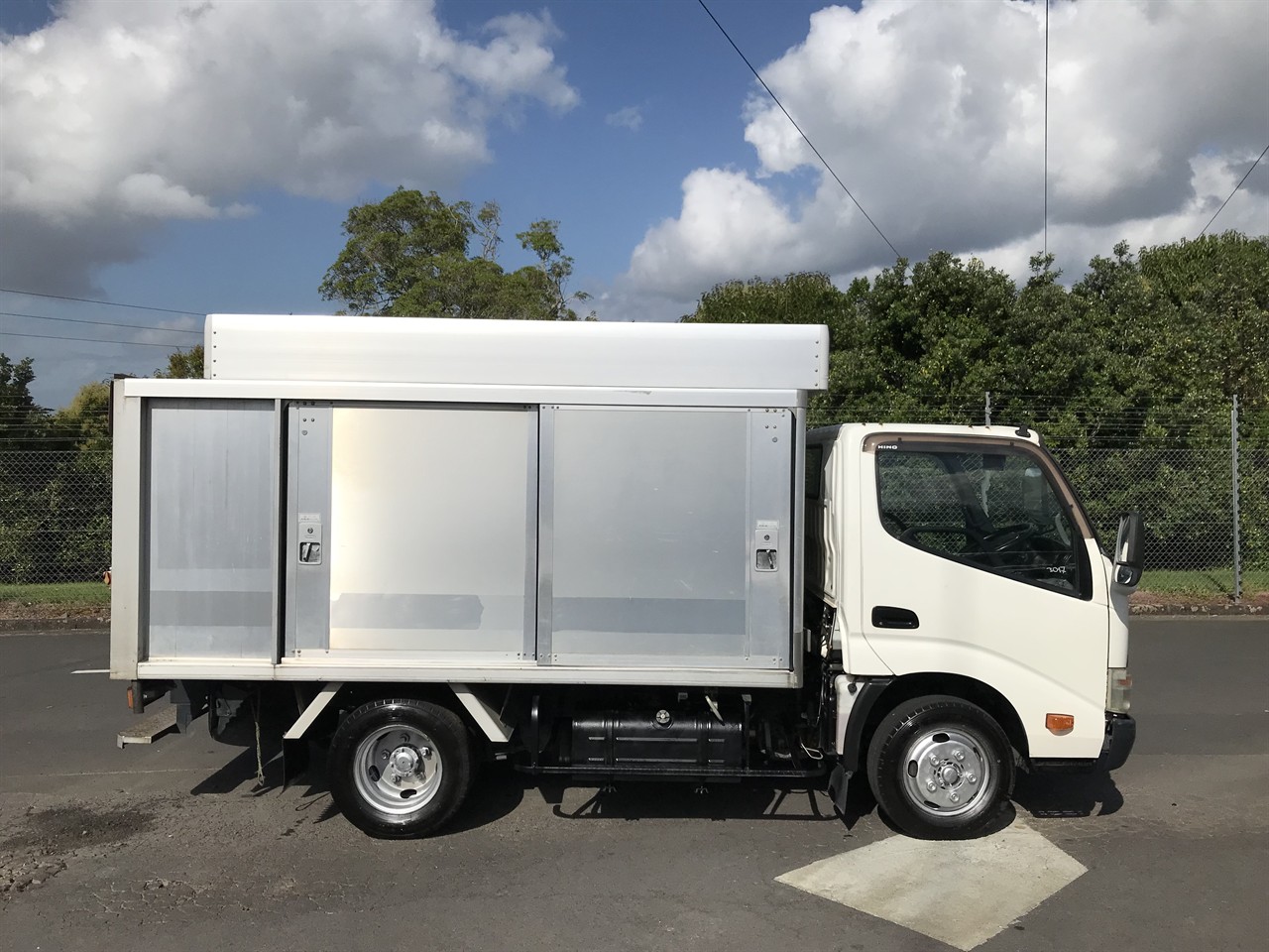 2013 Hino Dutro