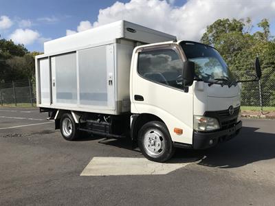 2013 Hino Dutro - Thumbnail