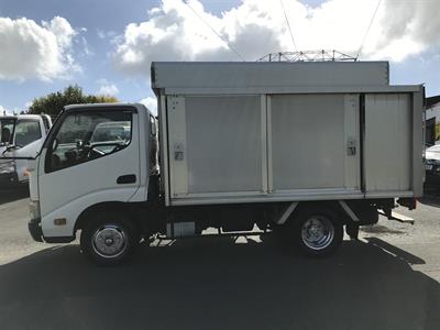 2013 Hino Dutro - Thumbnail
