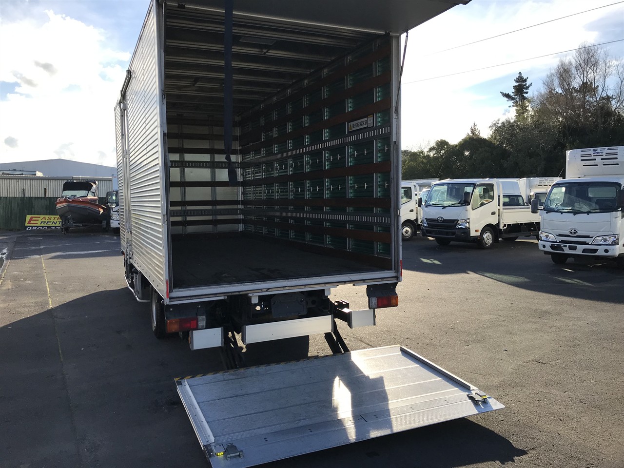 2021 Hino Dutro