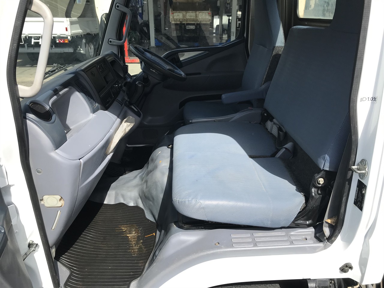 2015 Mitsubishi Canter