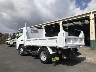 2015 Mitsubishi Canter - Thumbnail