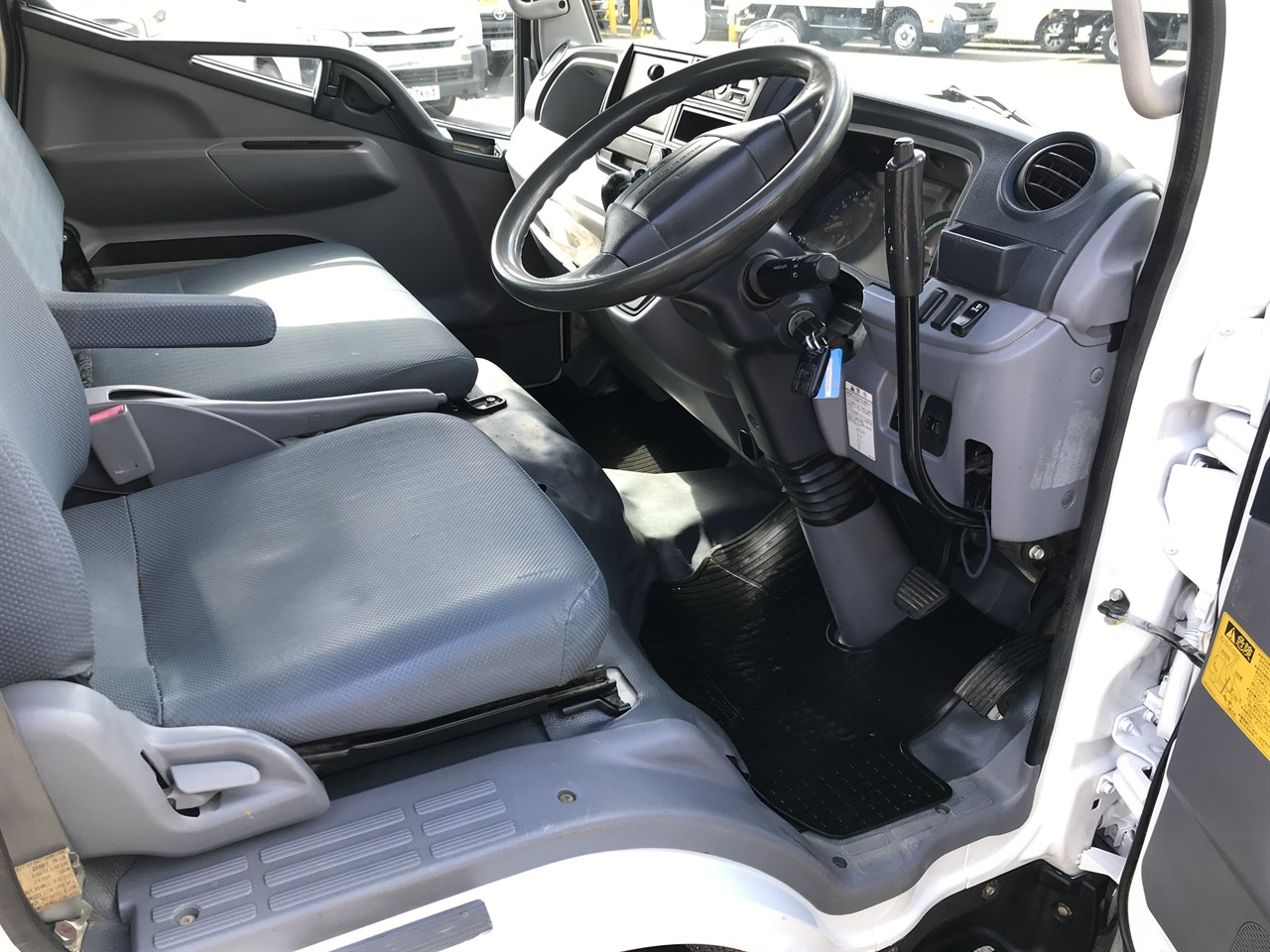 2015 Mitsubishi Canter