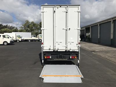 2019 Isuzu Elf - Thumbnail