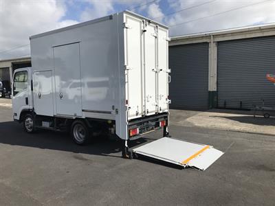 2019 Isuzu Elf - Thumbnail