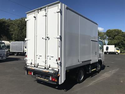 2019 Isuzu Elf - Thumbnail