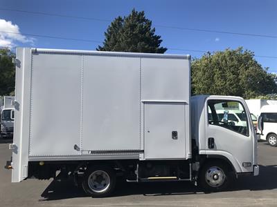 2019 Isuzu Elf - Thumbnail