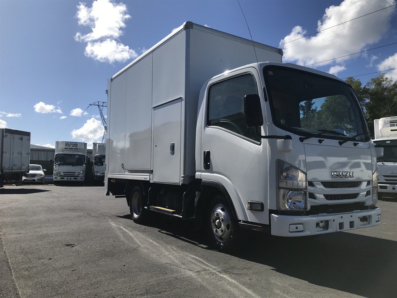 2019 Isuzu Elf