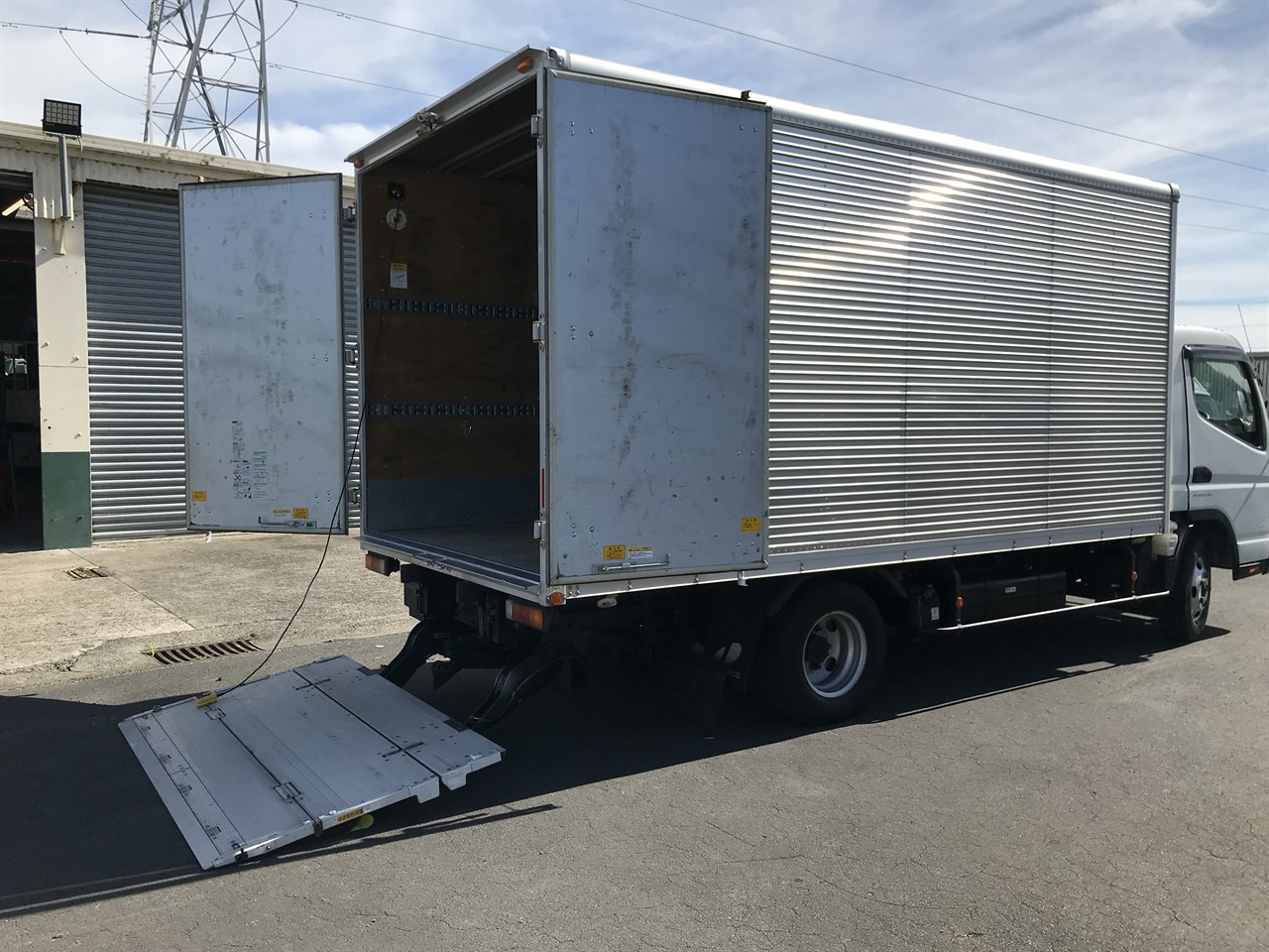 2020 Mitsubishi Canter