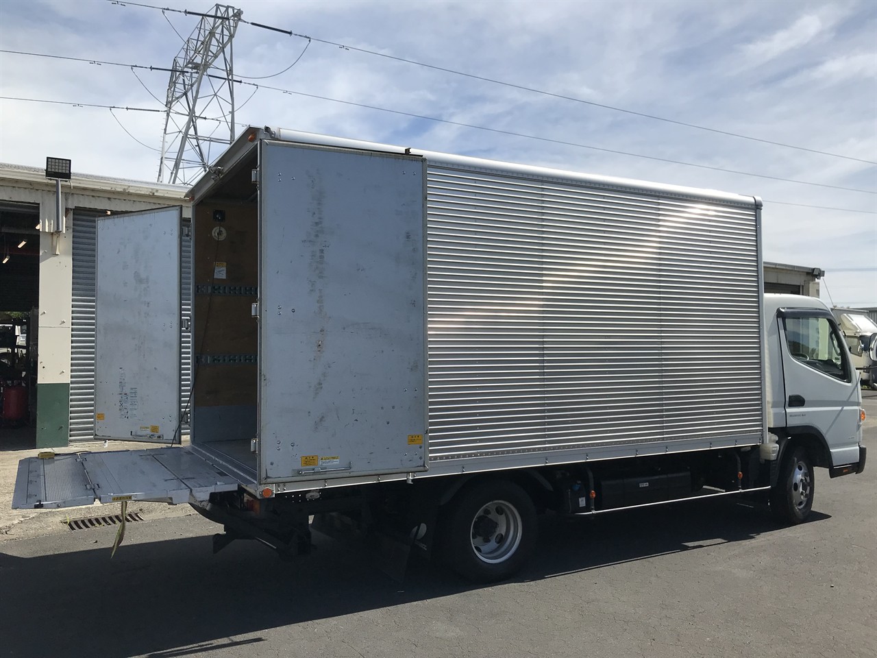 2020 Mitsubishi Canter