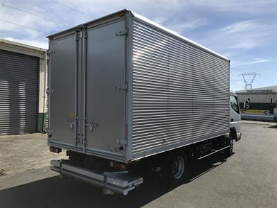 2020 Mitsubishi Canter - Thumbnail