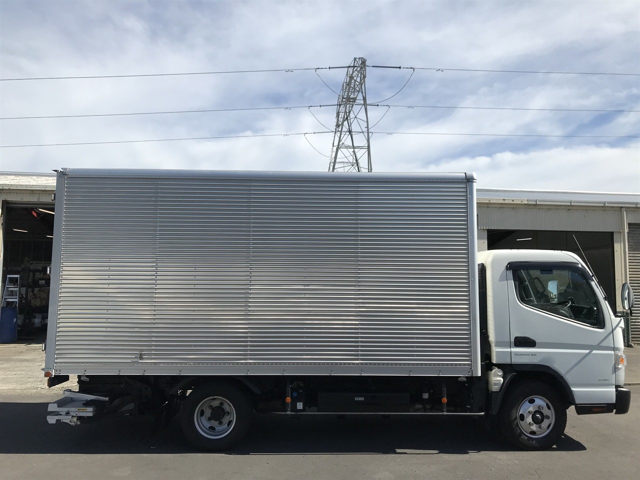 2020 Mitsubishi Canter