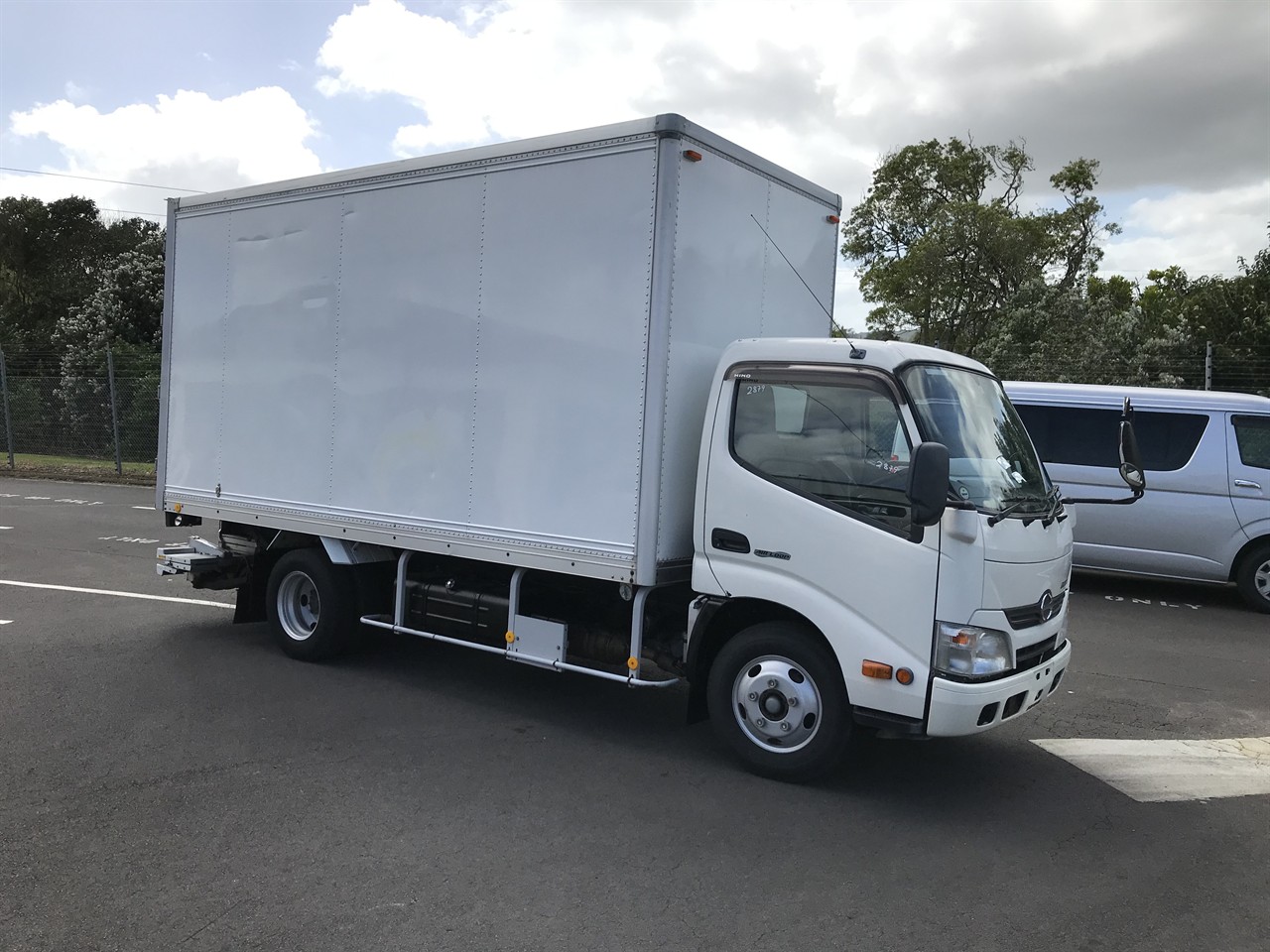 2016 Hino Dutro