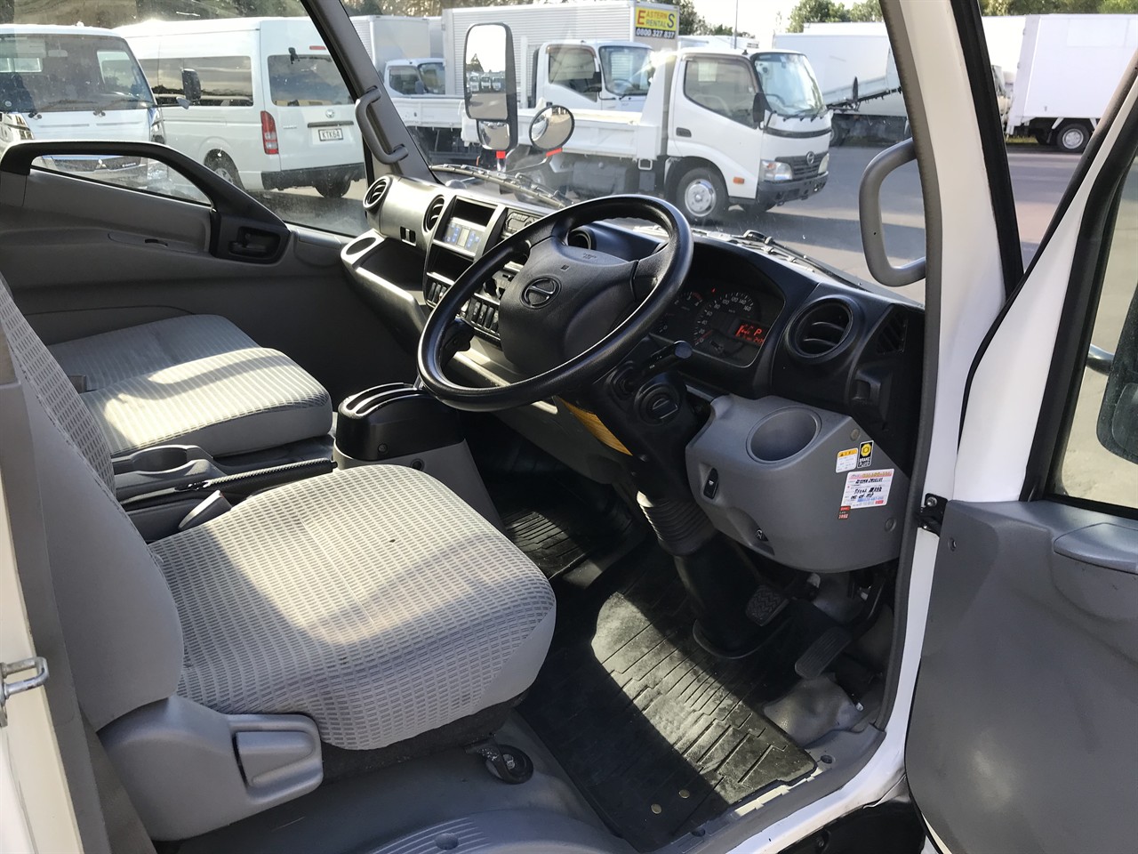 2017 Hino Dutro