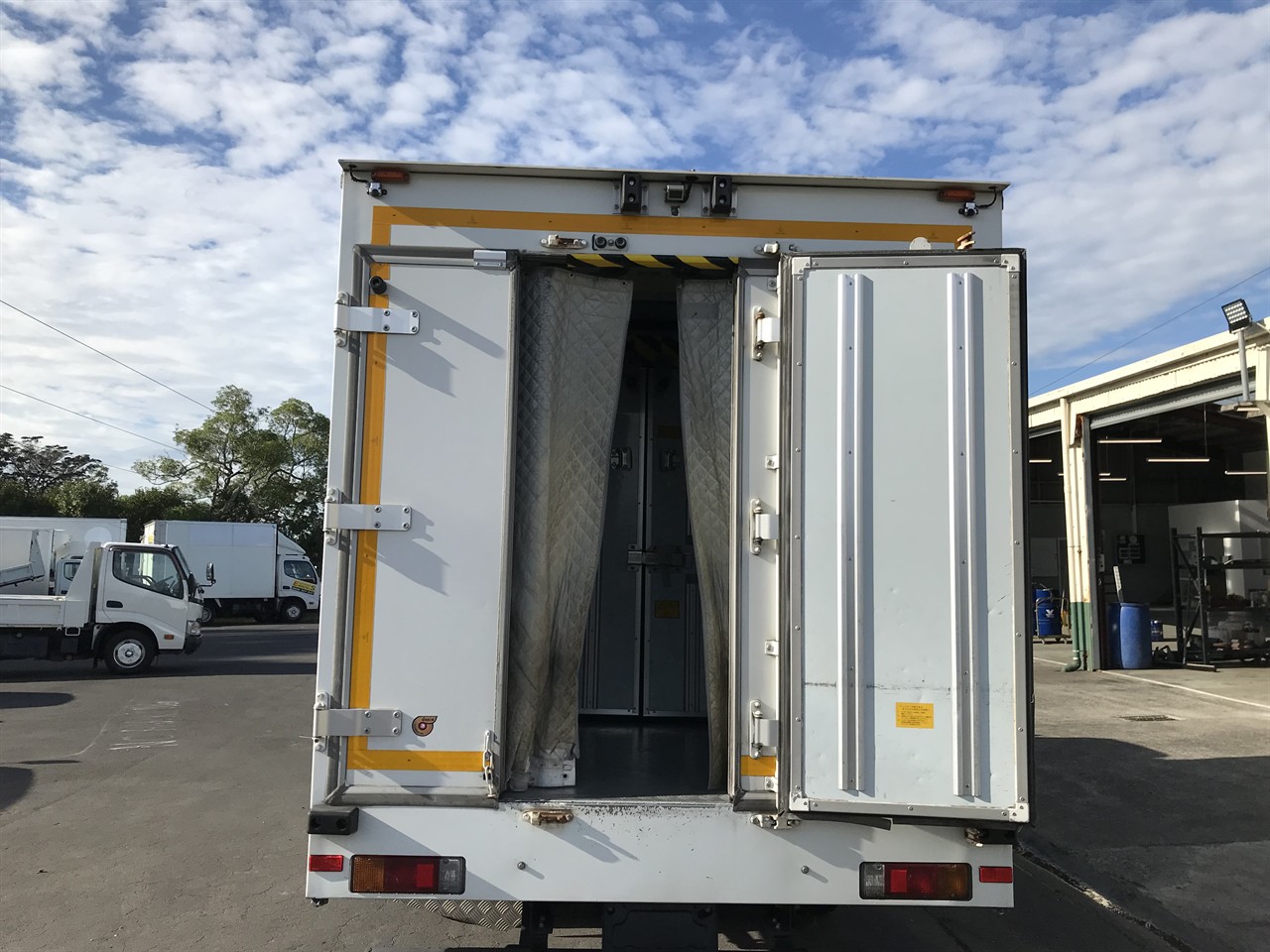 2017 Hino Dutro