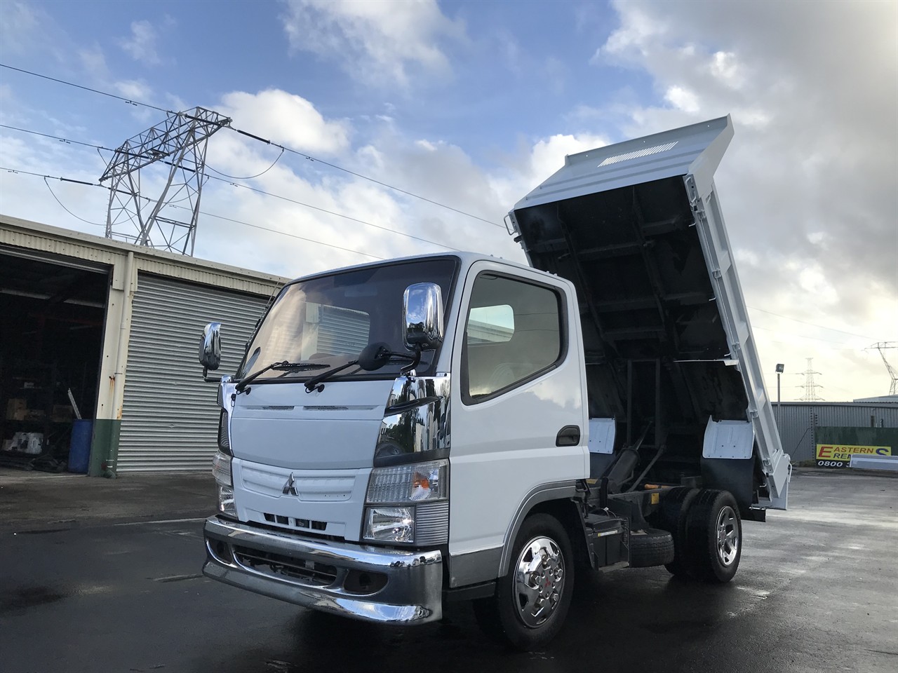 2016 Mitsubishi Canter