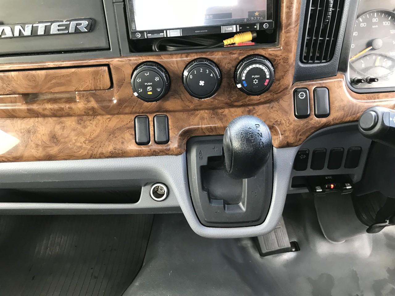 2016 Mitsubishi Canter