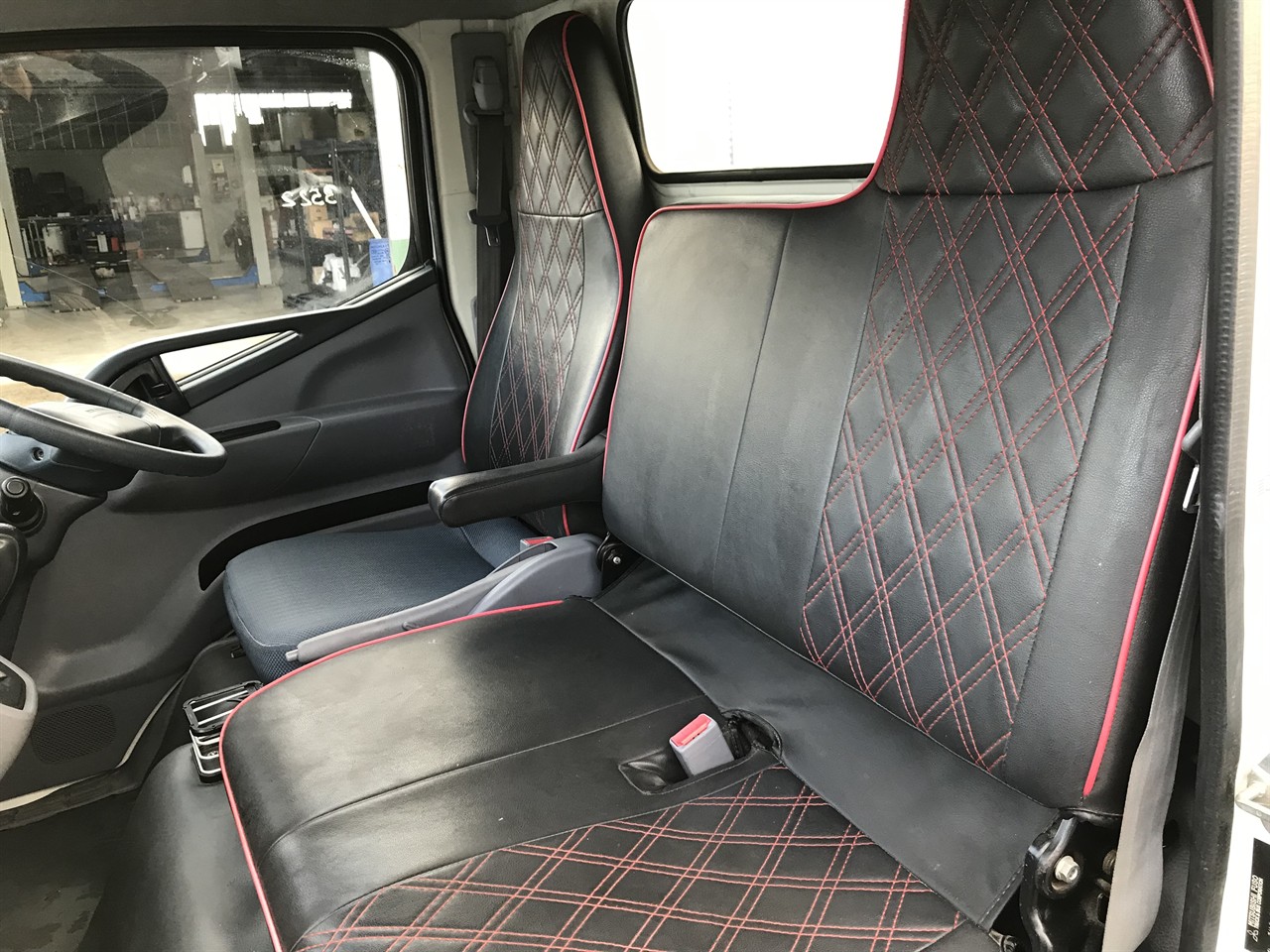 2016 Mitsubishi Canter