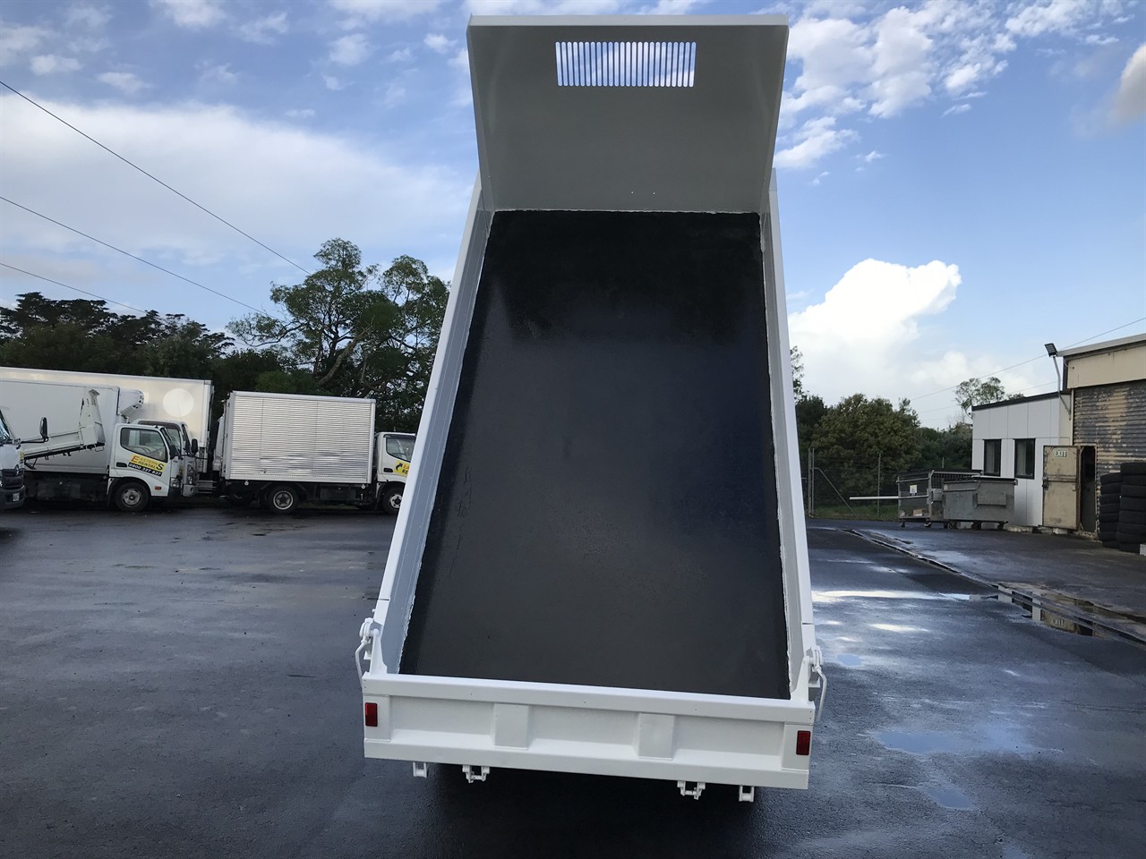 2016 Mitsubishi Canter