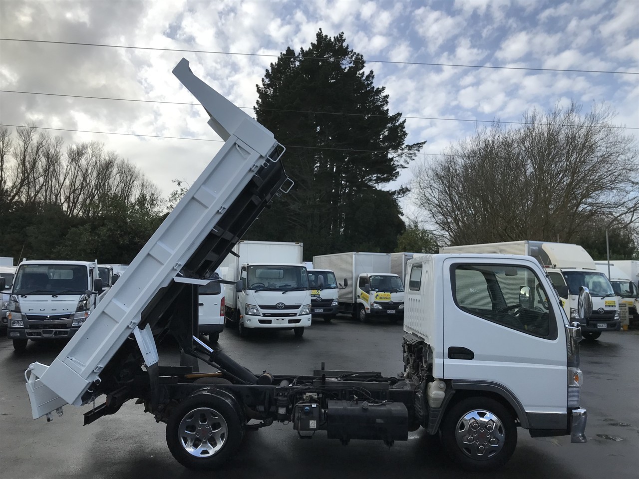 2016 Mitsubishi Canter
