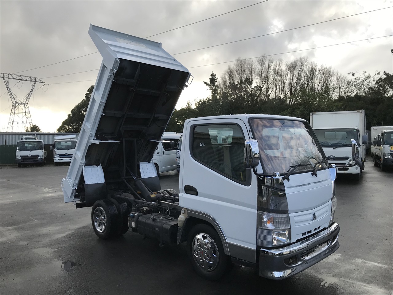 2016 Mitsubishi Canter
