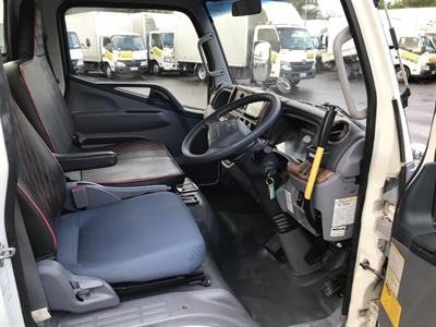 2016 Mitsubishi Canter - Thumbnail