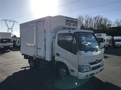 2014 Hino Dutro - Thumbnail
