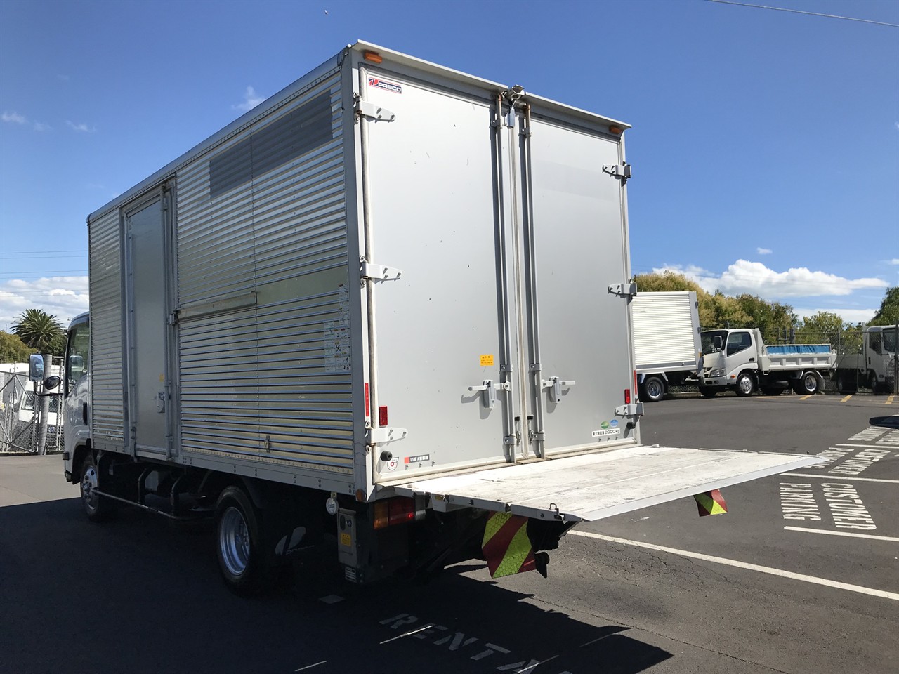 2019 Isuzu Elf