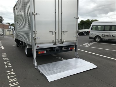 2017 Nissan Atlas - Thumbnail