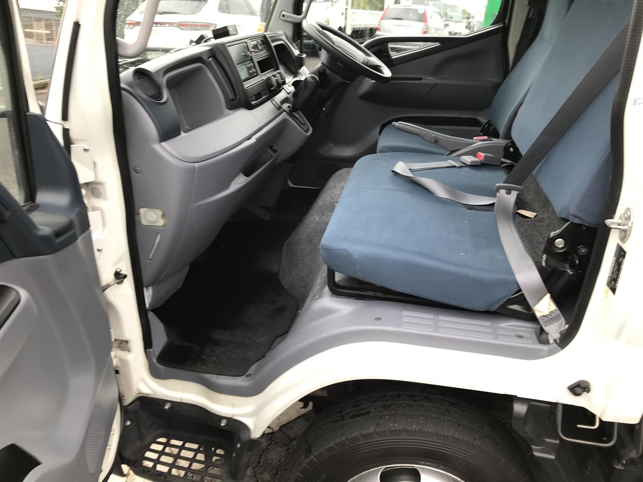 2016 Mitsubishi Canter