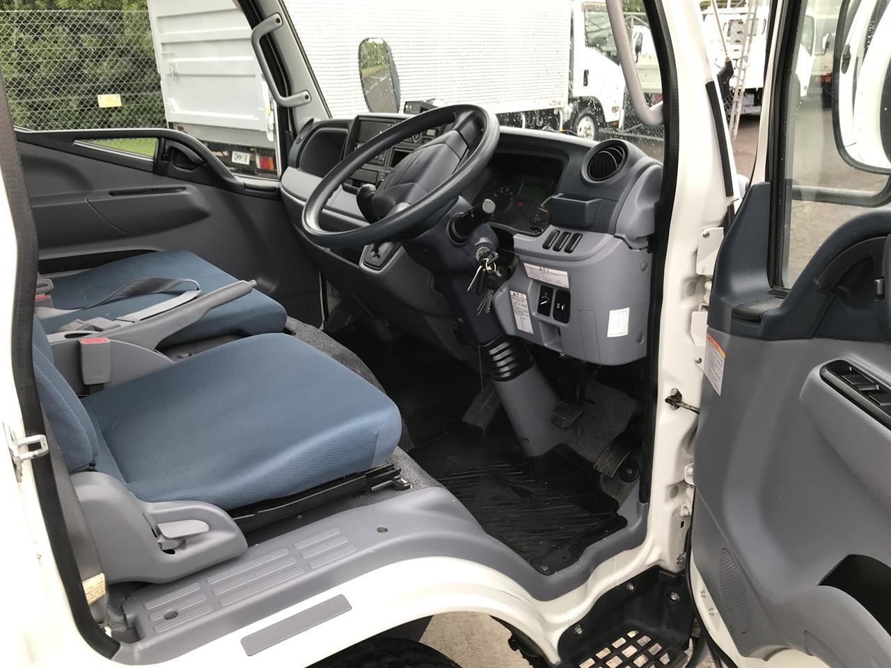 2016 Mitsubishi Canter