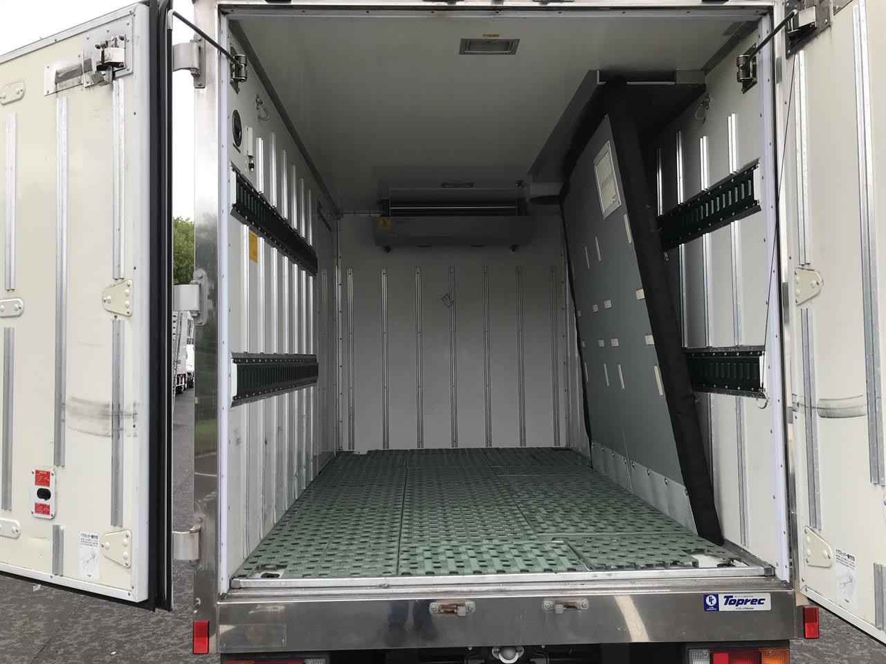 2016 Mitsubishi Canter