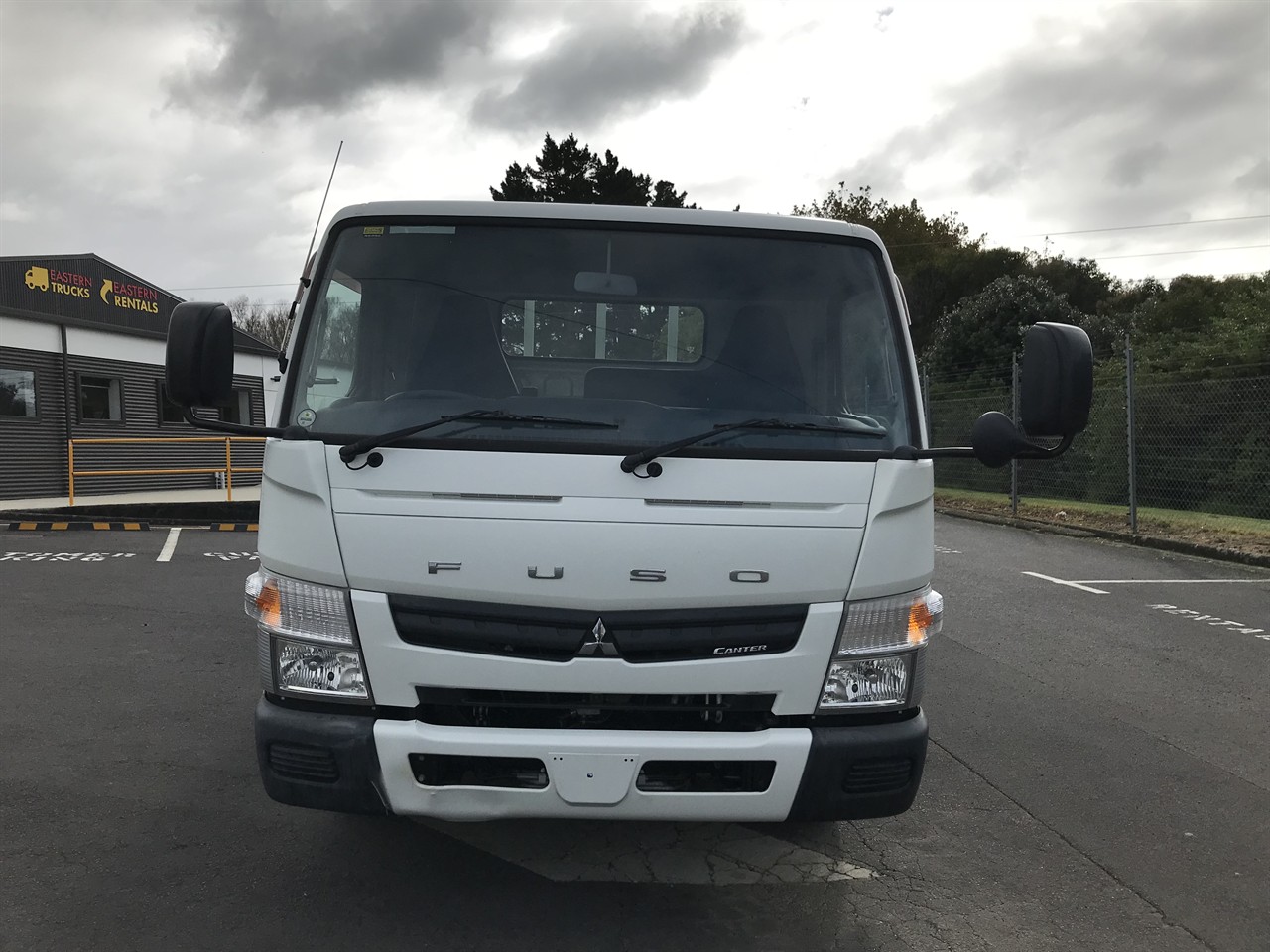 2015 Mitsubishi Canter