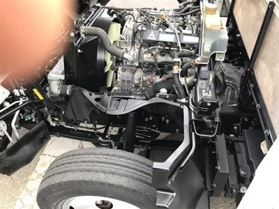 2015 Mitsubishi Canter - Thumbnail