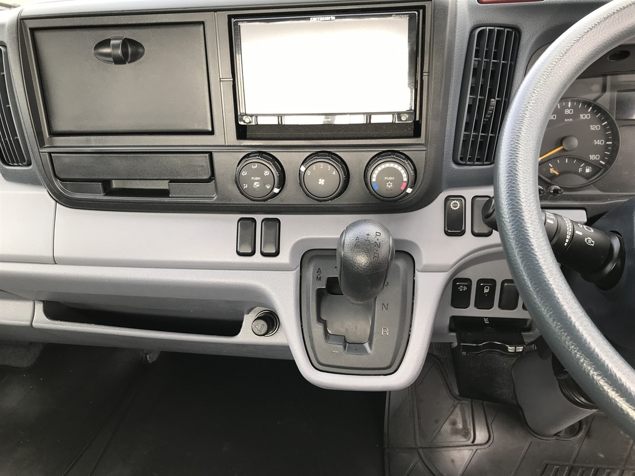 2015 Mitsubishi Canter
