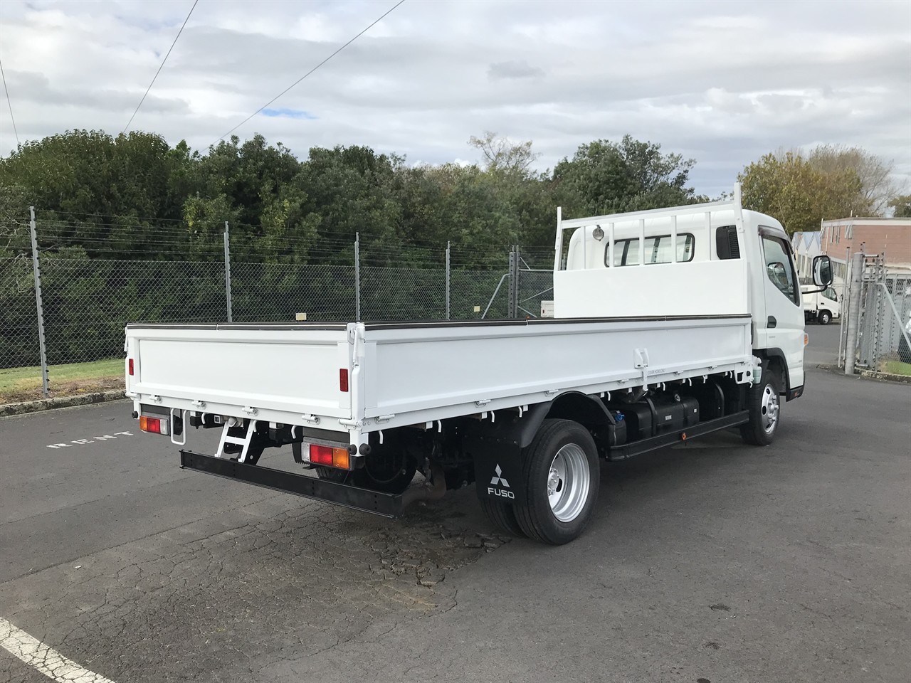 2015 Mitsubishi Canter