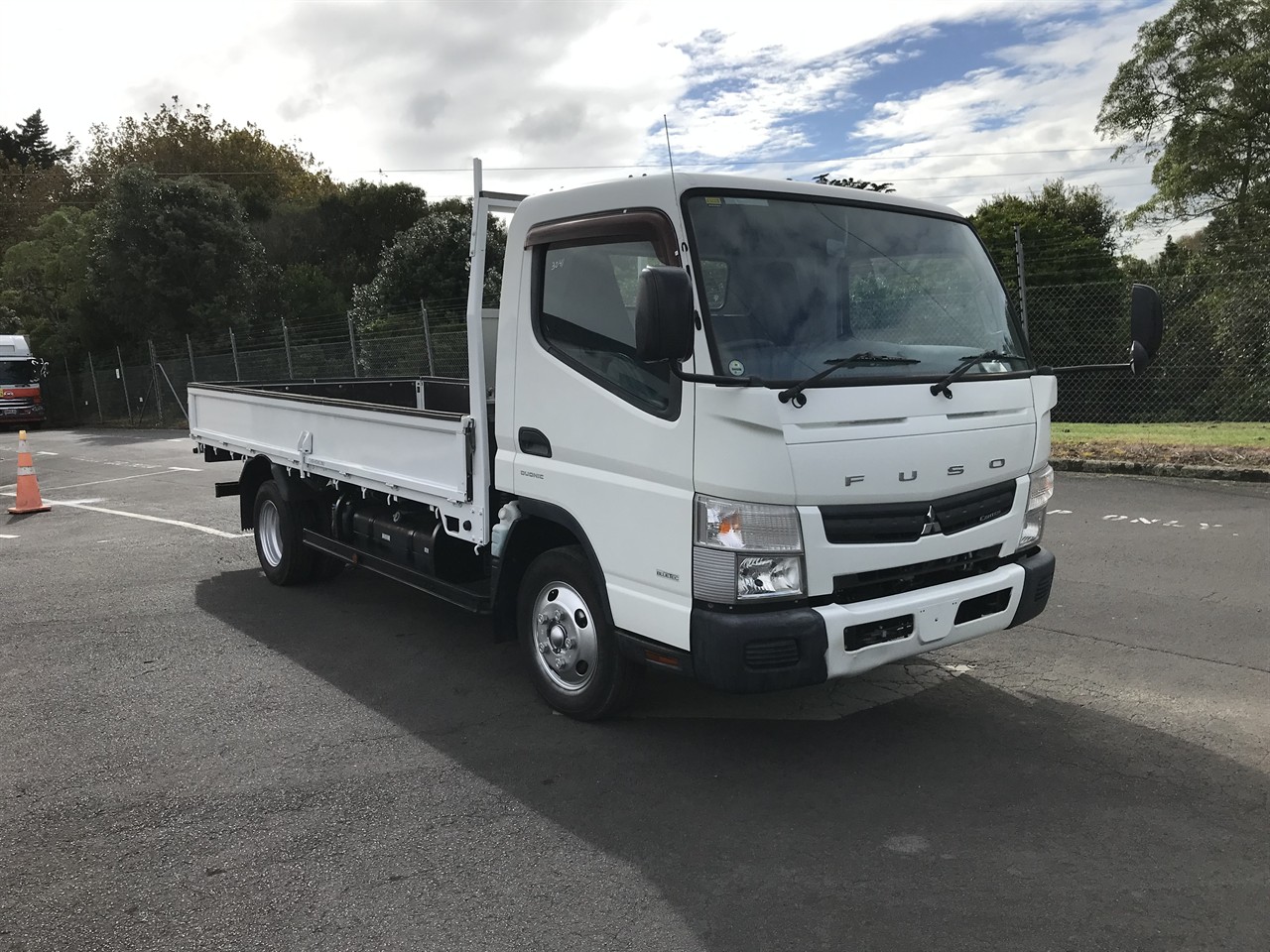 2015 Mitsubishi Canter